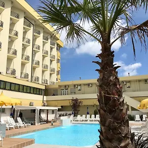 Montmartre Hotell Rimini